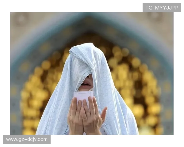 伊朗男足含泪唱国歌悼念空袭遇难学生 伊朗男足含泪唱国歌悼念空袭遇难学生